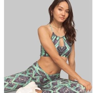 Wolven jungle helix yoga set